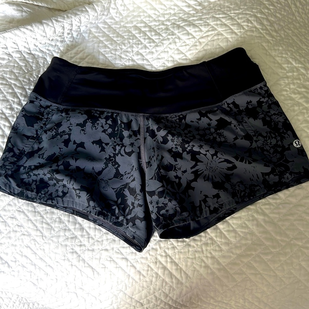 Lululemon Run Times Short Size 4
